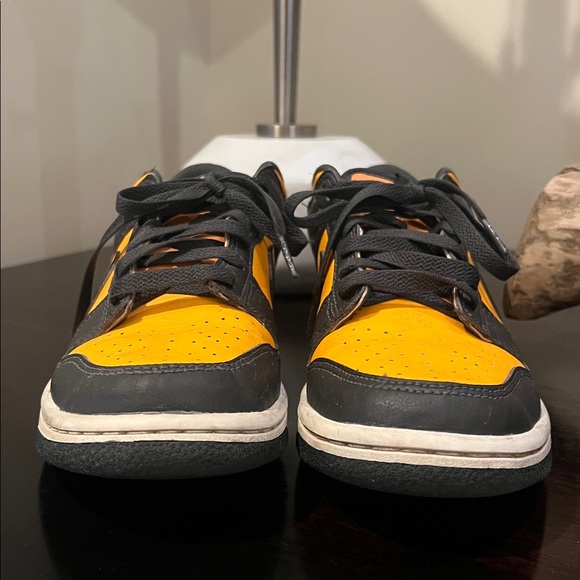 Nike Kids Grade School Dunk Low Sneakers - Picture 8 of 16